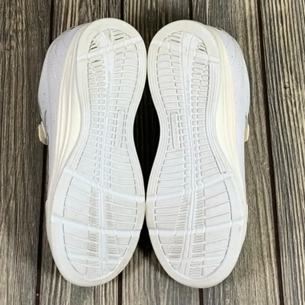 New‎ Balance 577 Women SL2 Walking Shoes Sneakers Grandma Mom Sz 6.5 EE White